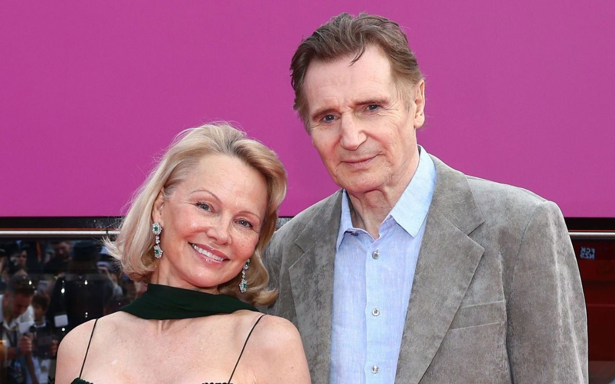 liam-neeson-dating-pamela-anderson